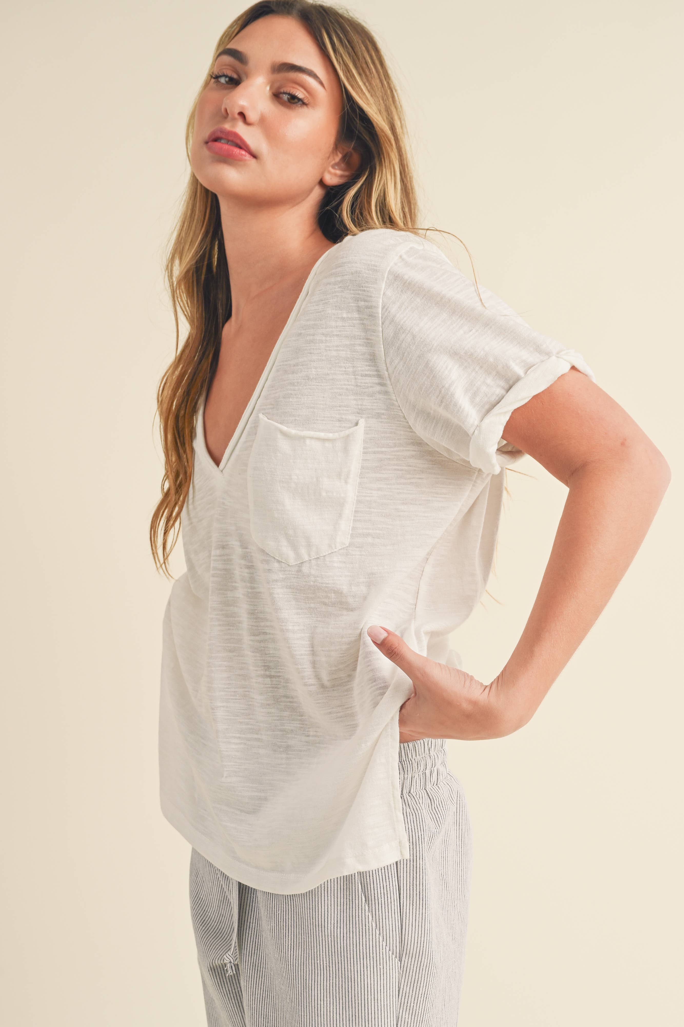 AEMI + CO - Wholesale T-Shirt - Women's - 8286DK Zoie V-Neck Short Sleeve Top 551