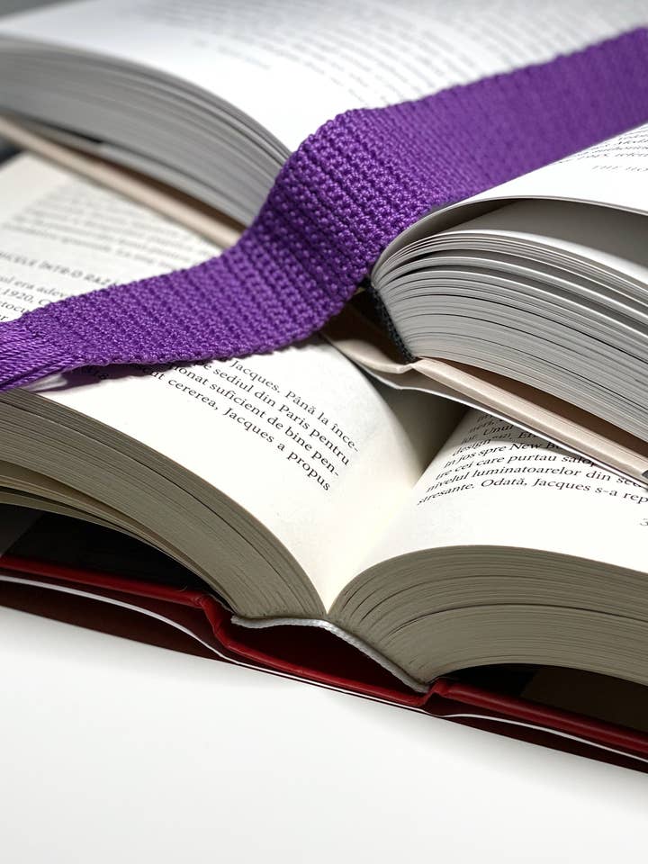 Handmade knitted bookmark for wholesale by Besoph