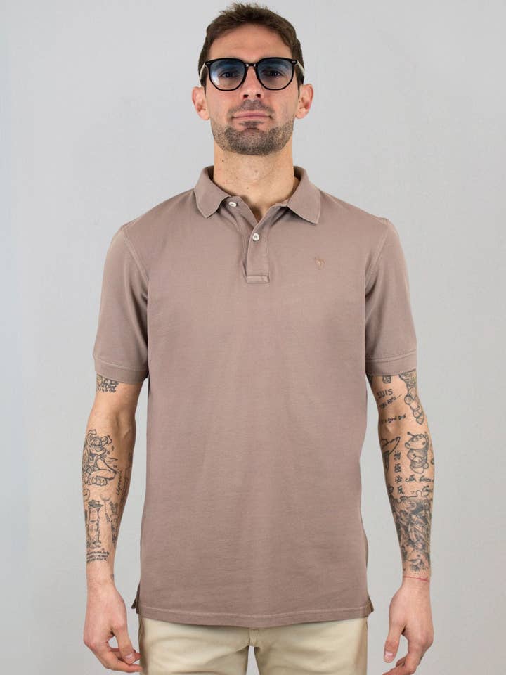 Polo marron à manches courtes pour la vente par Patadegayo