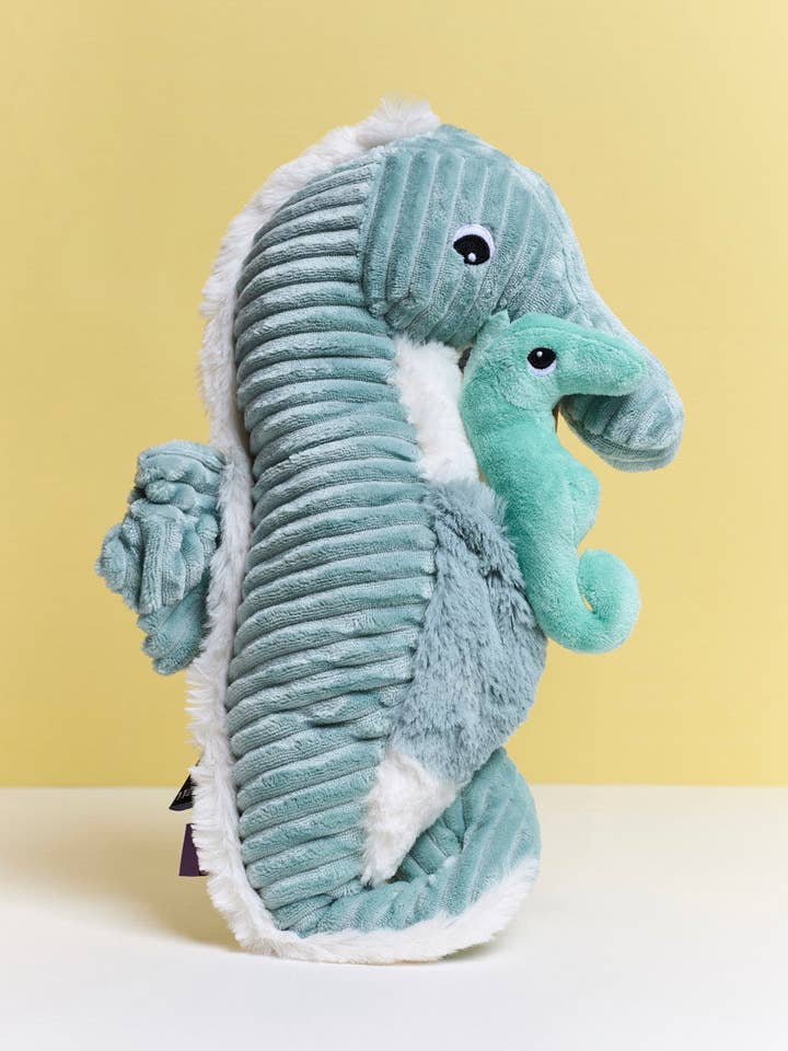 Dad & Baby Seahorse - Mint for wholesale by Garden State Candles