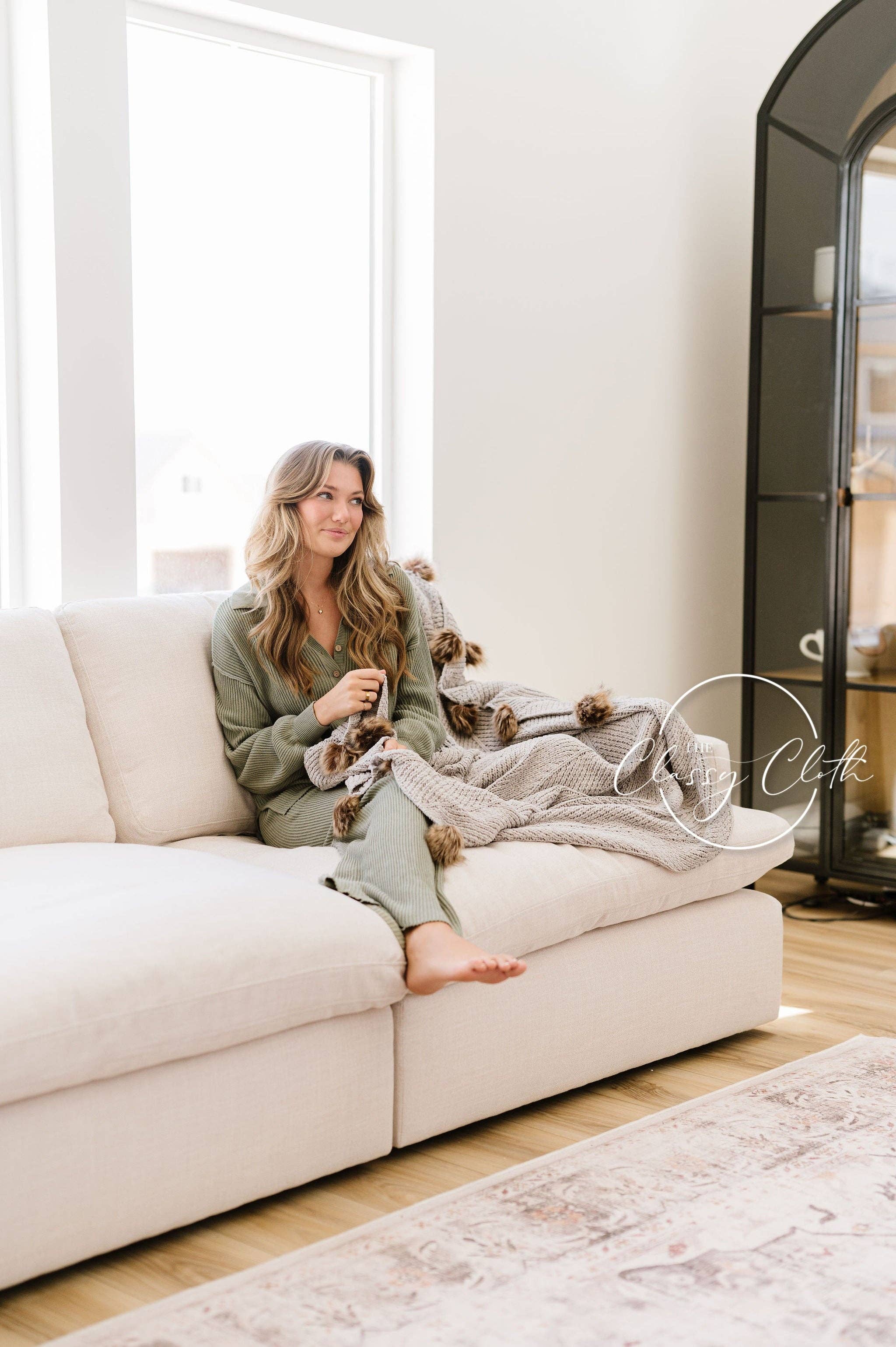 The Classy Cloth WS - Wholesale Throw Blanket - Chenille Pom Blanket - Grey RTS2