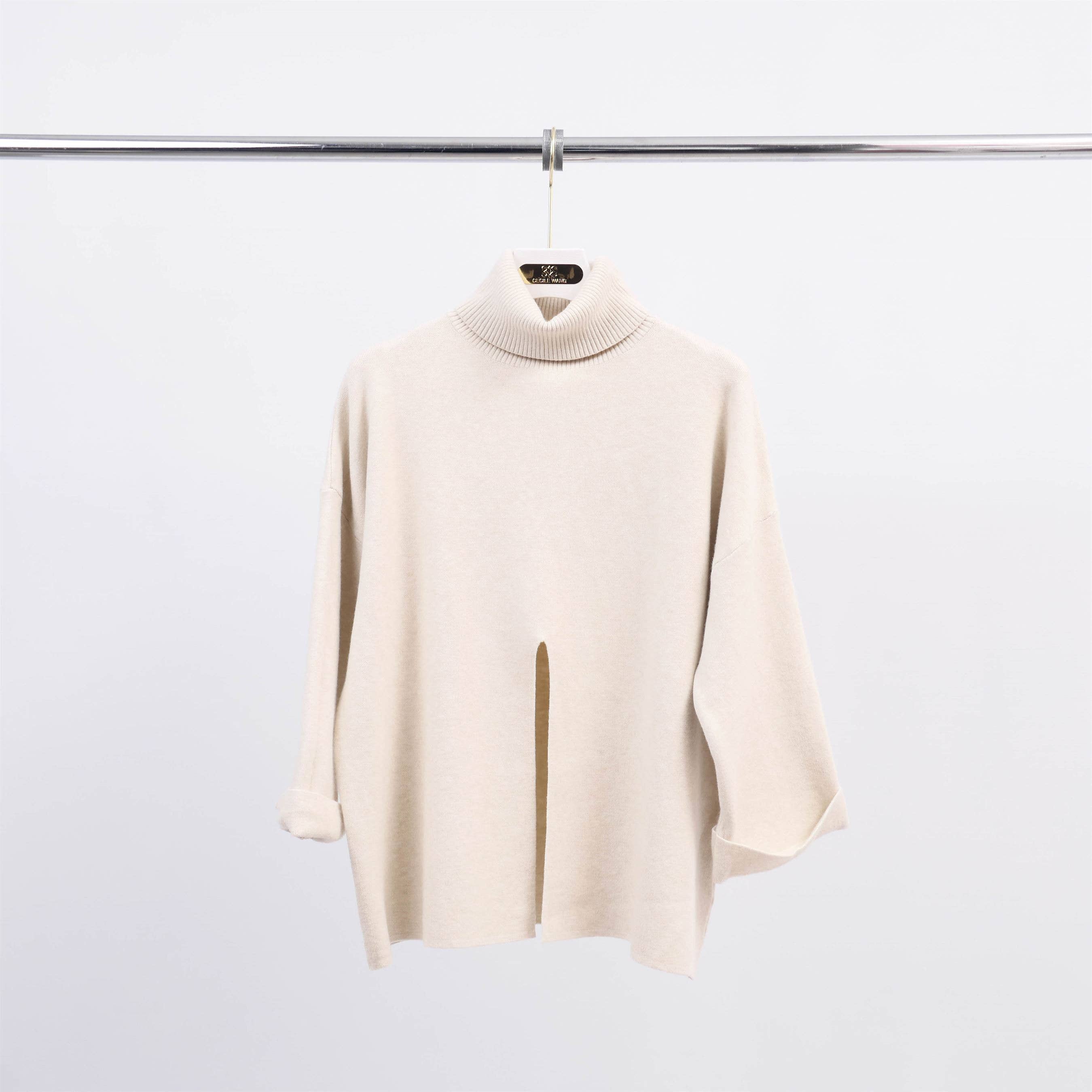 Cecile Wang - Wholesale Knit Sweater - Women's - Turtleneck sweater with slit at the bottom front HY108670