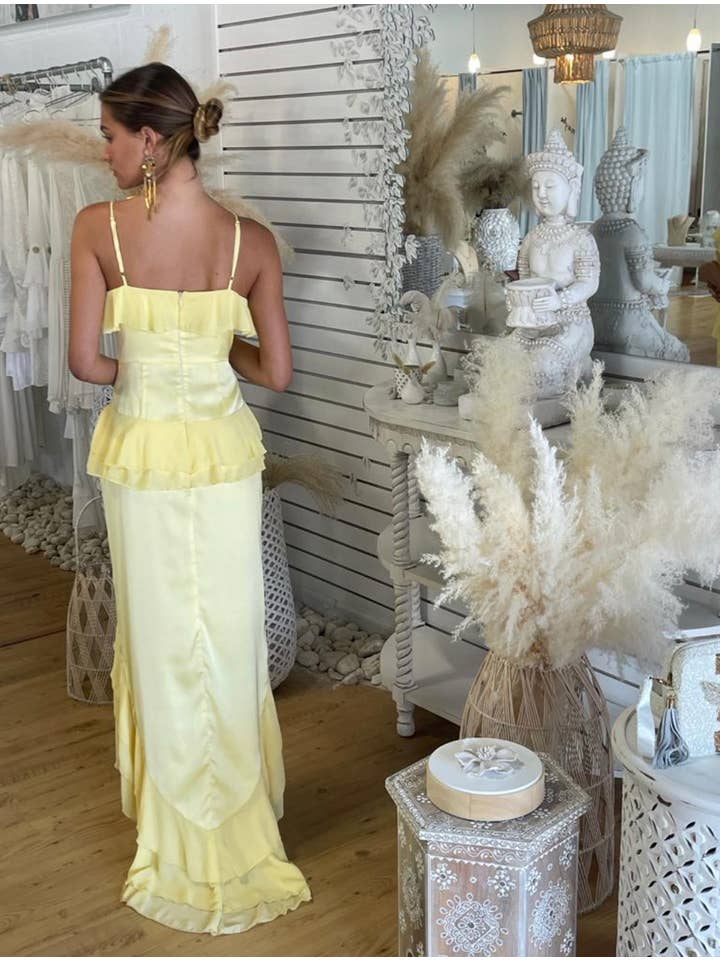 Genavieve The Label – wholesale Klänning - Dam – Klänning i livfullt gult av siden och chiffon1