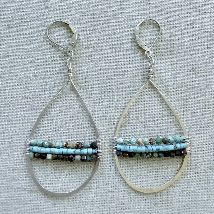 Boucles d'oreilles à couches turquoise pour la vente par LA DE DA Jewelry
