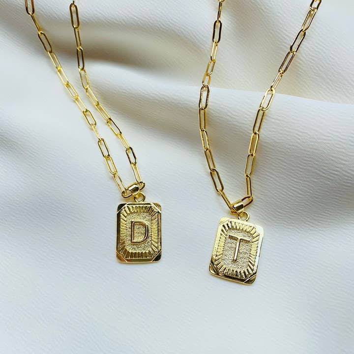 mila + stevie - Wholesale Pendant/Charm Necklace - Lucy Letter Plate Necklace