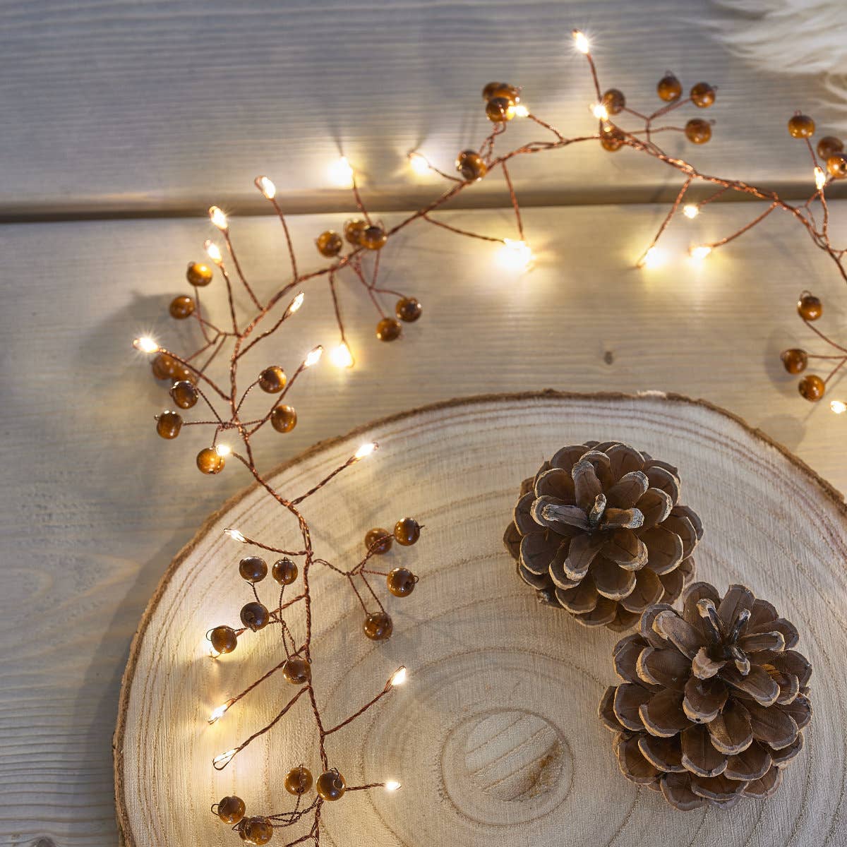 Brown Woodland Berry for wholesale on Faire2