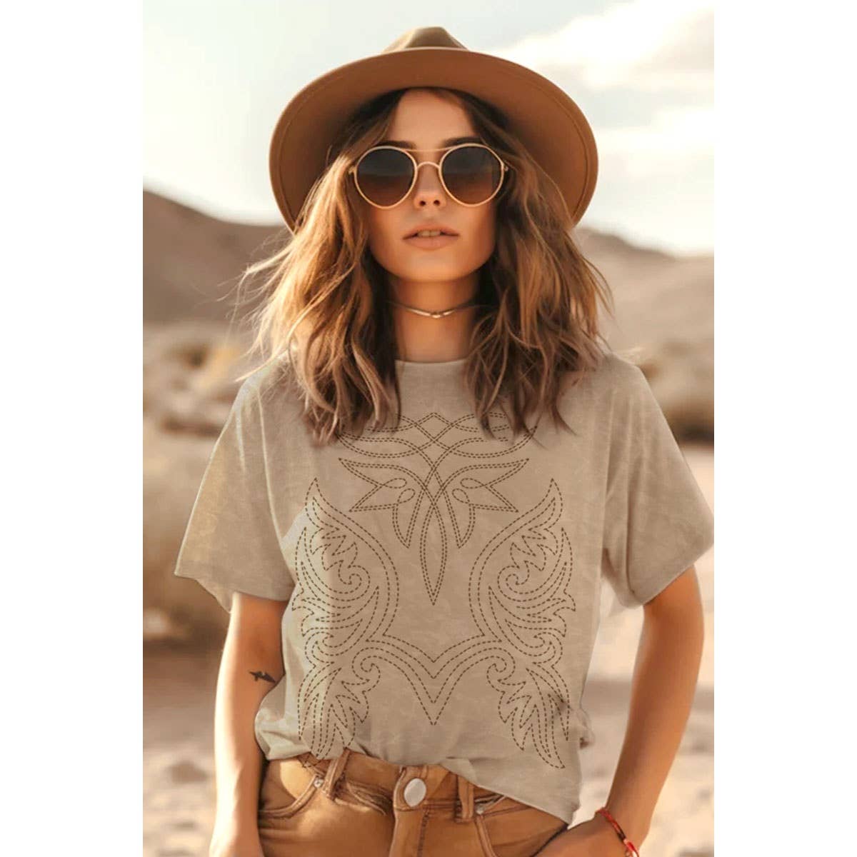 HRTandLUV - Vente T-shirt à imprimés – femme - TOP GRAPHIQUE MINÉRAL AVEC BOUT POINTU DE BOTTES DE COWBOY STITCHÉES4