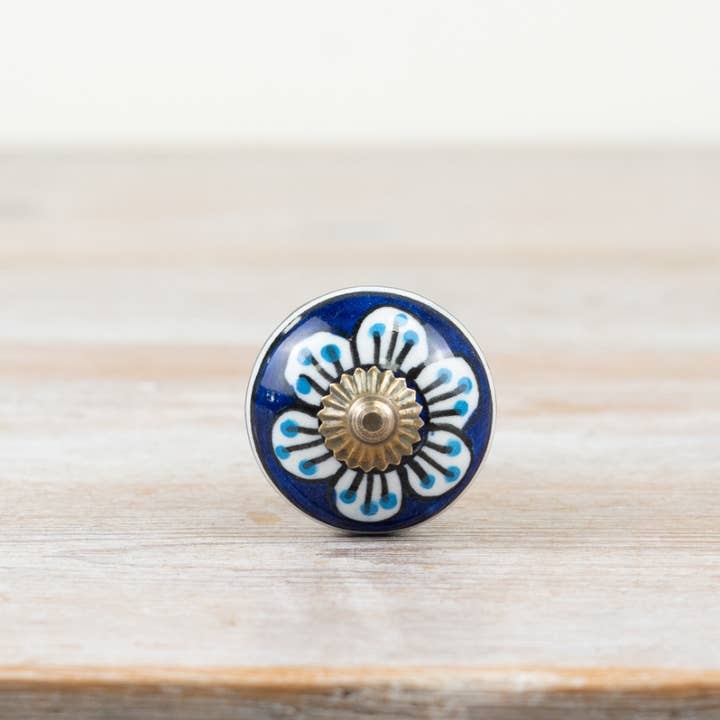Gainsborough Giftware x Portland Living – wholesale Wreath – Blue Patterned Door Knob, 4cm x 7cm 1