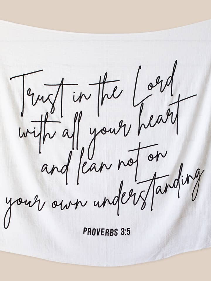 Coperta Organic Swaddle Proverbi 3:5 per la vendita all'ingrosso da parte di Modern Burlap