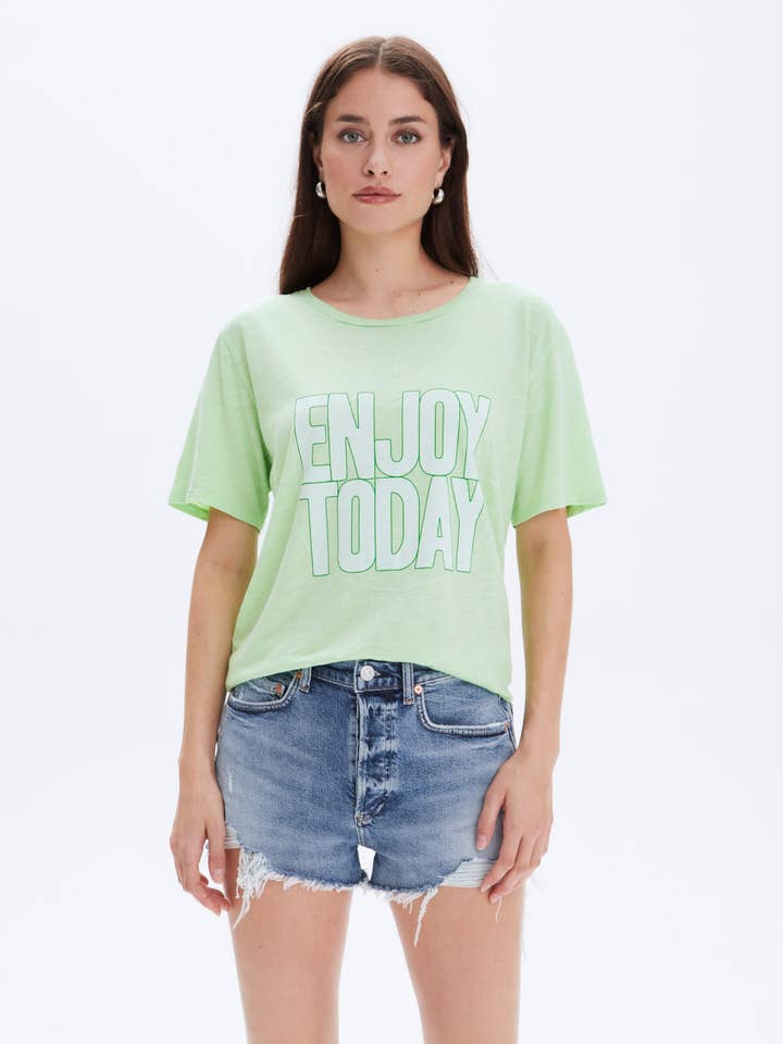 PROFITEZ-EN AUJOURD'HUI - T-shirt large pour la vente par CHRLDR