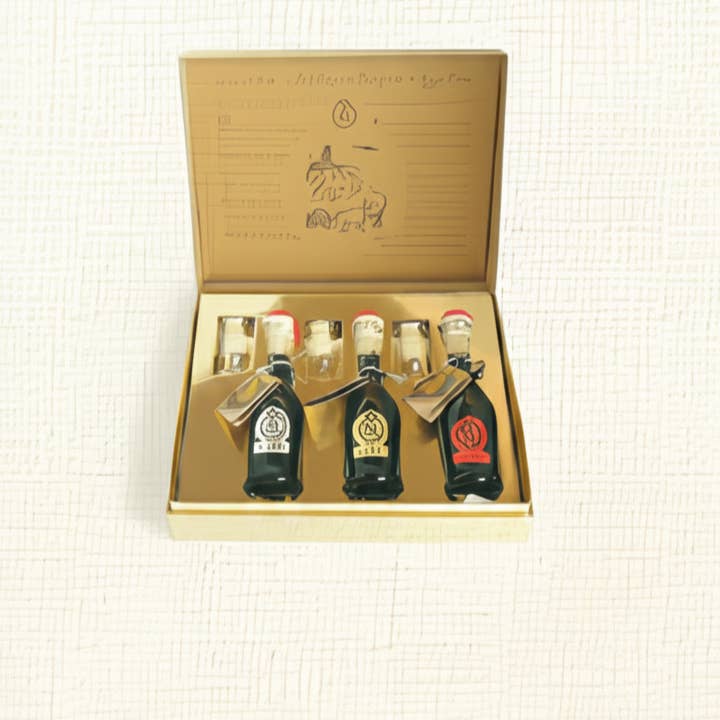 Triptyque de Vinaigres Balsamiques Traditionnels de Reggio E pour la vente par Acetaia Terra del Tuono Soc. Agr. SRL