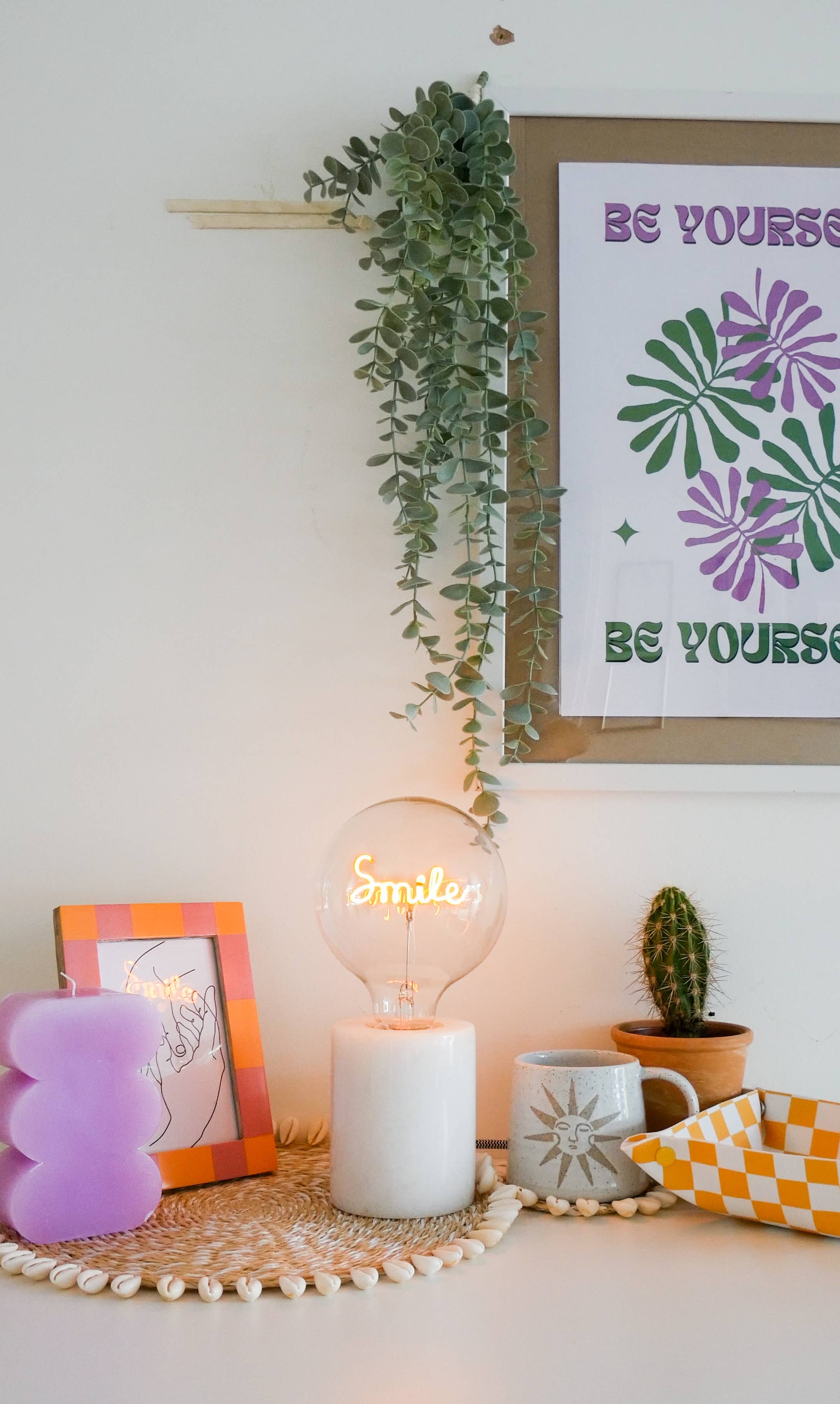 Steepletone UK Ltd - Wholesale Light Bulb/Puck - LED Text Light Bulbs- Screw Down33