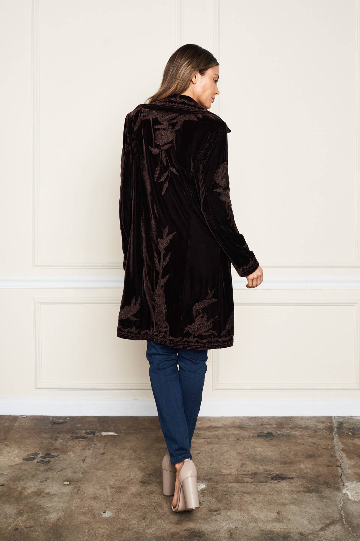 Paparazzi – Engroshandel Jakke - Dame – XY-8176 Stretch fløjl knap tonal broderet jakke6