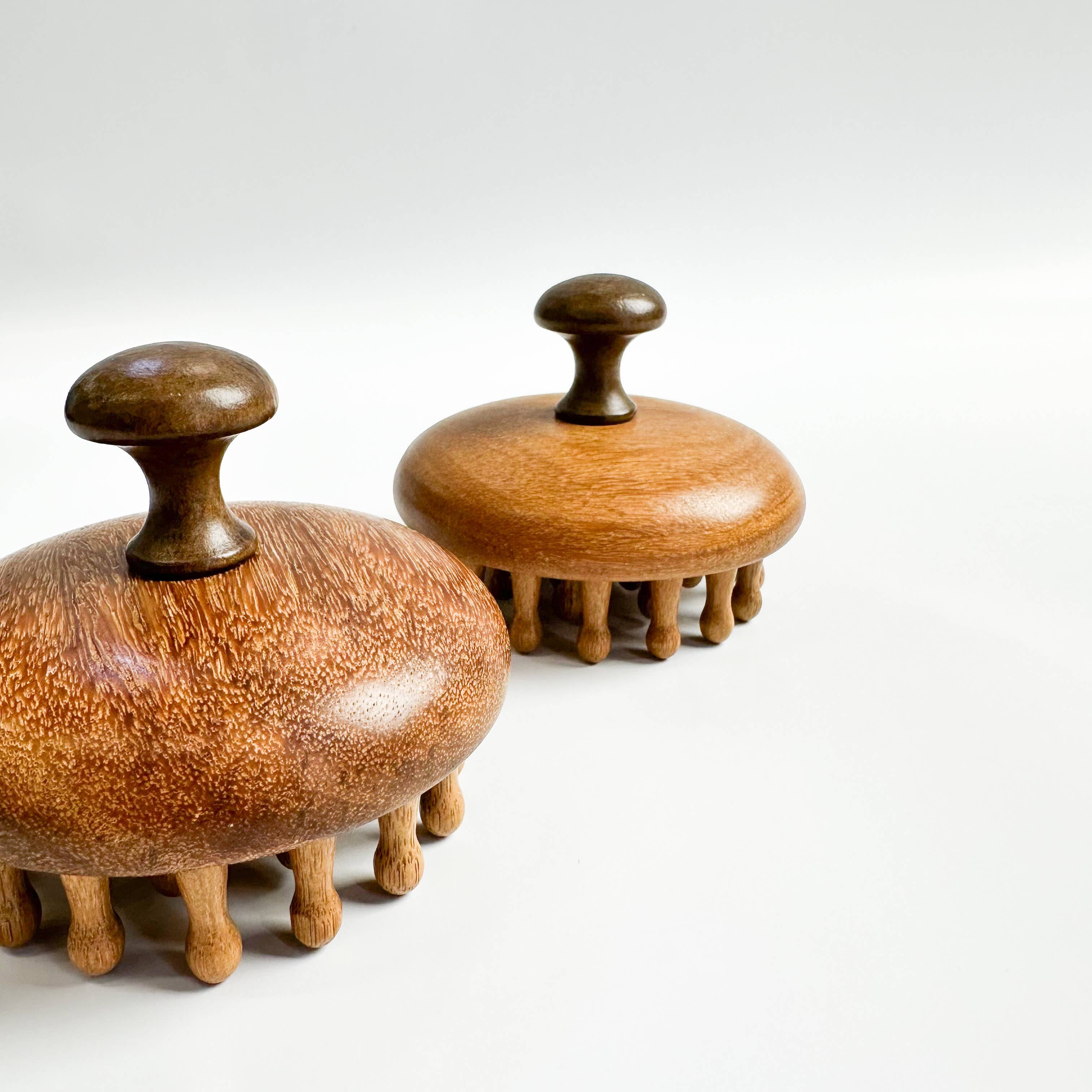 Smile Boutiques - Wholesale Head Scratcher/Massager - Natural Sandalwood Scalp Massager 3