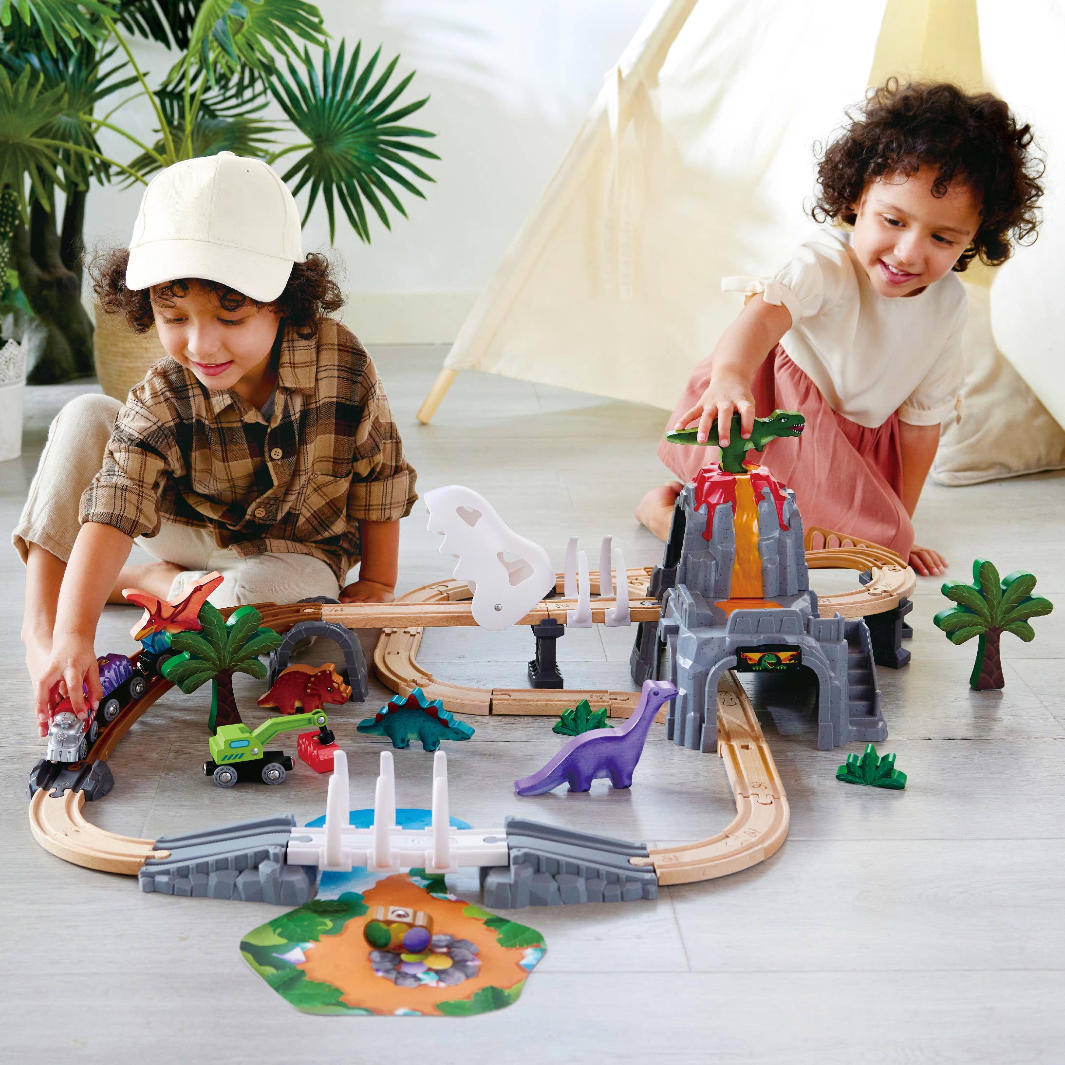 Hape Toys - Wholesale Toy Set - Kids - Dinosaur Railway Adventure Set3