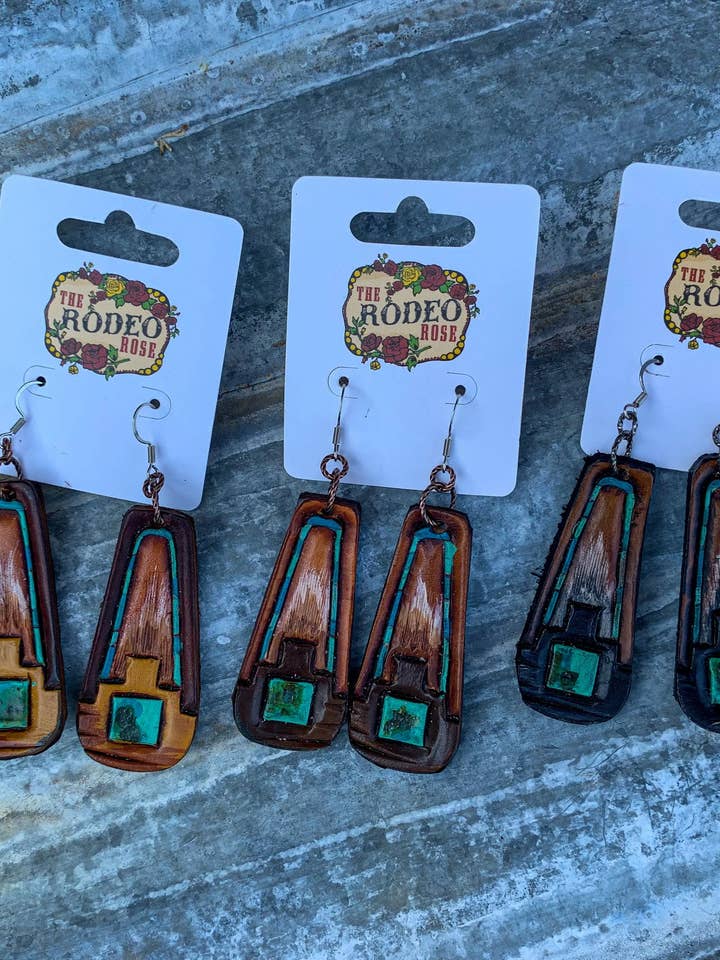 Brinco de Couro Trabalhado à Mão do Sudoeste Cowgirl Rodeo Western Cowboy por atacado de The Rodeo Rose