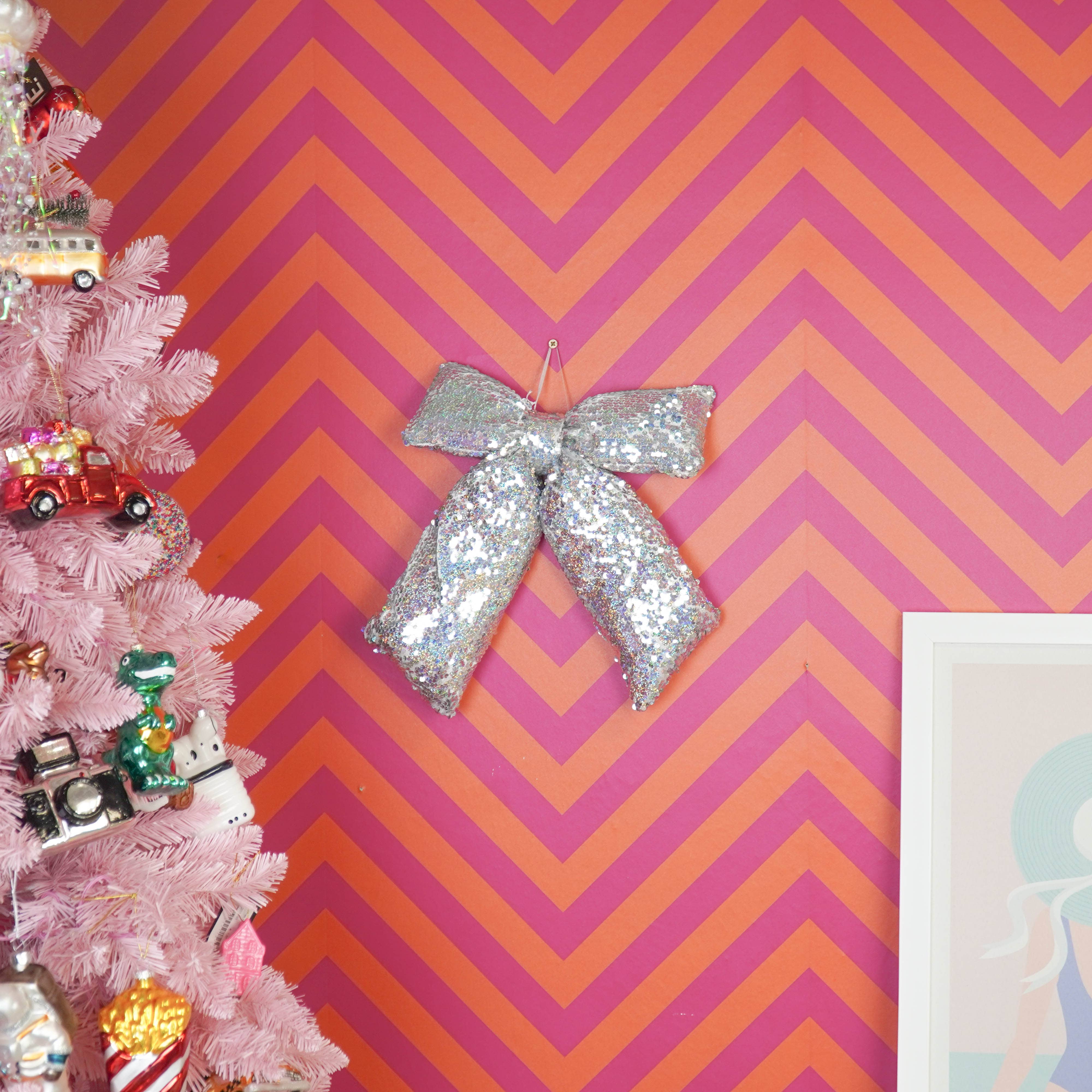 Housevitamin bv - Wholesale Christmas Decoration - Christmas Decoration - Bow - Sequins Fabric - Silver - 32x40cm2