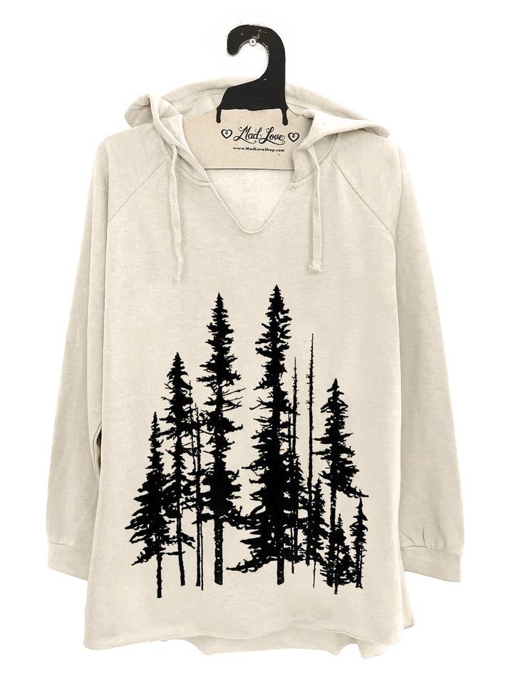 Mad Love Shop – Hoodie – Mulher por atacado – Capuz Polar Creme V-Notch Beach com Evergreen Tree