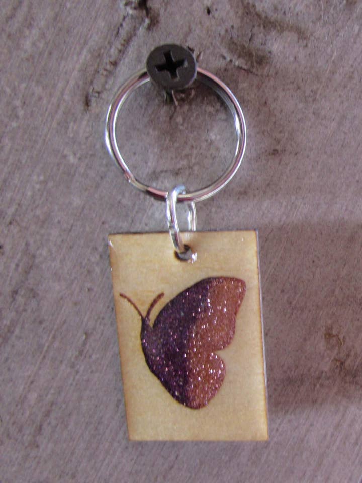 Porte-clés papillon Sweetheart Crush pour la vente par The Dainty Diva Jewelry