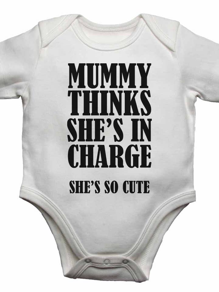 Maman pense qu'elle est responsable, elle est si mignonne - Gilets pour bébés pour la vente par Little Ratbag