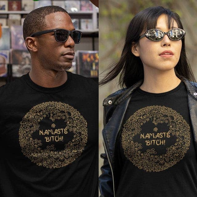 Namaste Bitch T-shirt met ronde hals, uniseks voor wholesale door Joan Seed Studio inc.