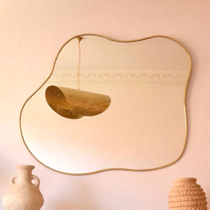 Espejo Orgánico de Pared en Latón Hecho a Mano y otras tendencias de Resultados para espejos baño al por mayor. Devoluciones gratuitas y condiciones de pago a 60 días en Faire en Faire.
