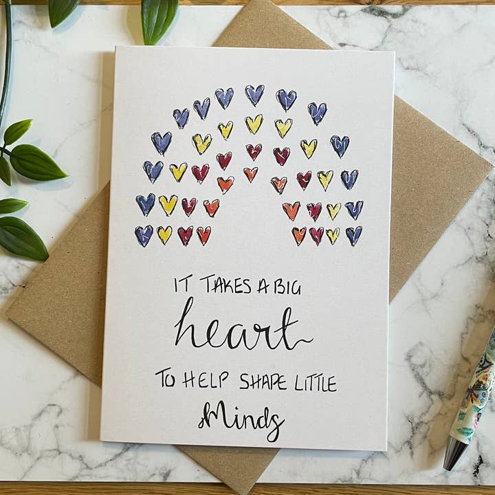 Det krävs ett stort hjärta för att forma små sinnen. för wholesale av Crafty Tinks