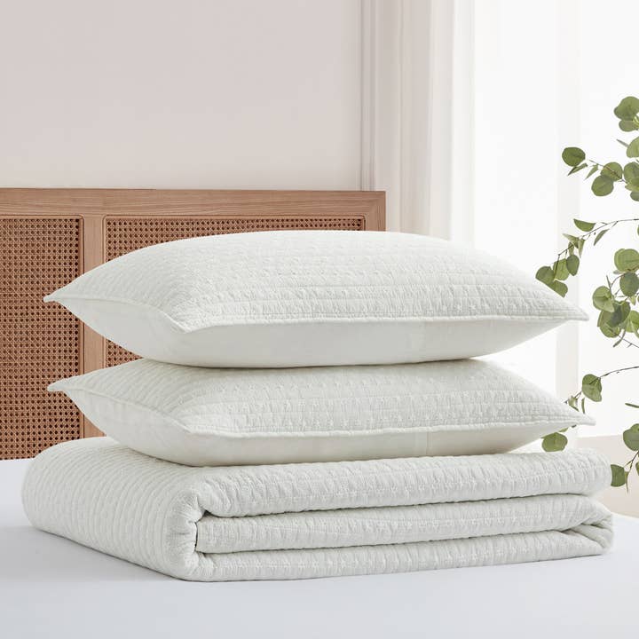 Levtex Home - Wholesale Bedding Set - Eyelet Cream Quilt Set