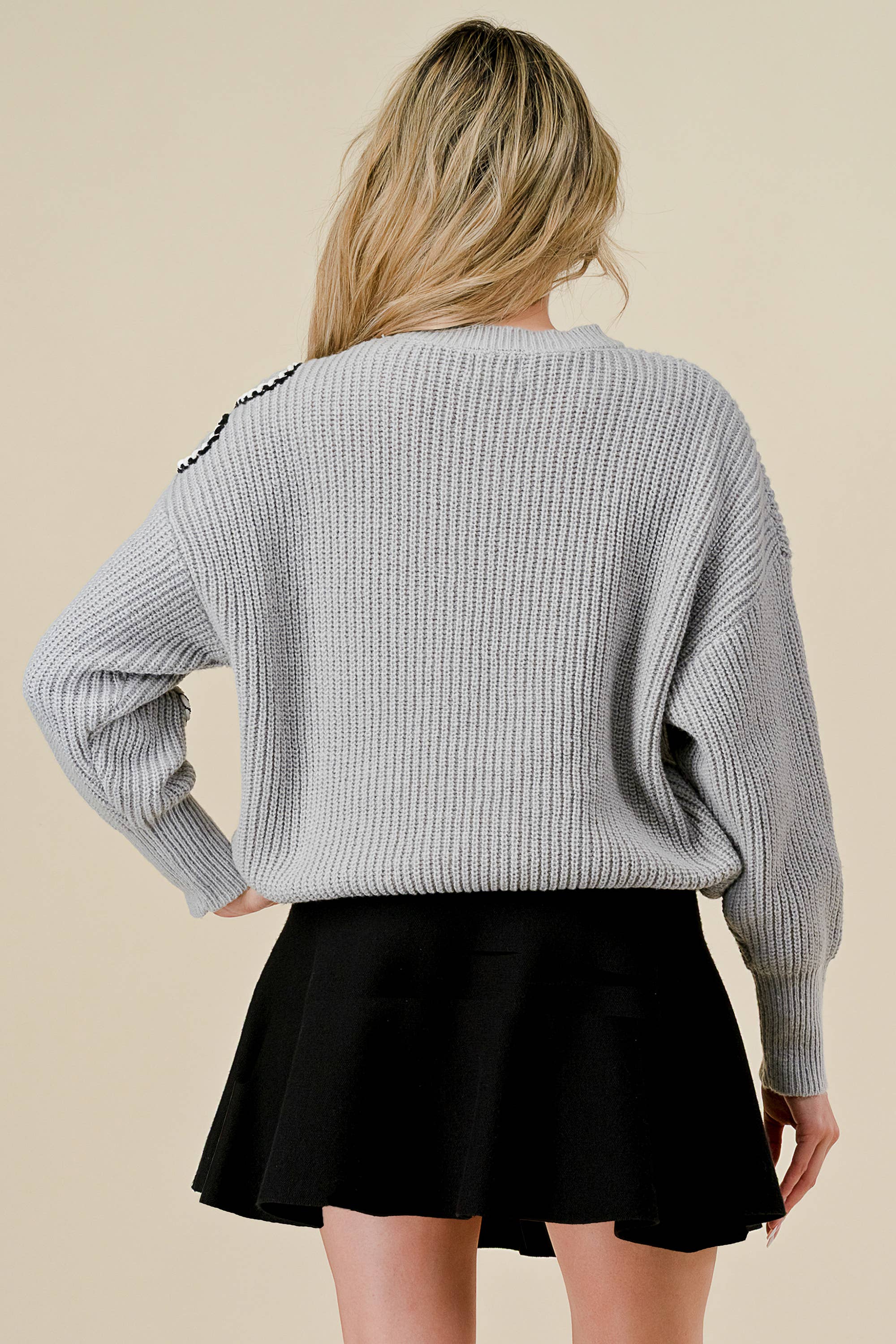 H Grå Broderad Stickad Tröja OT51799 för wholesale på Faire2