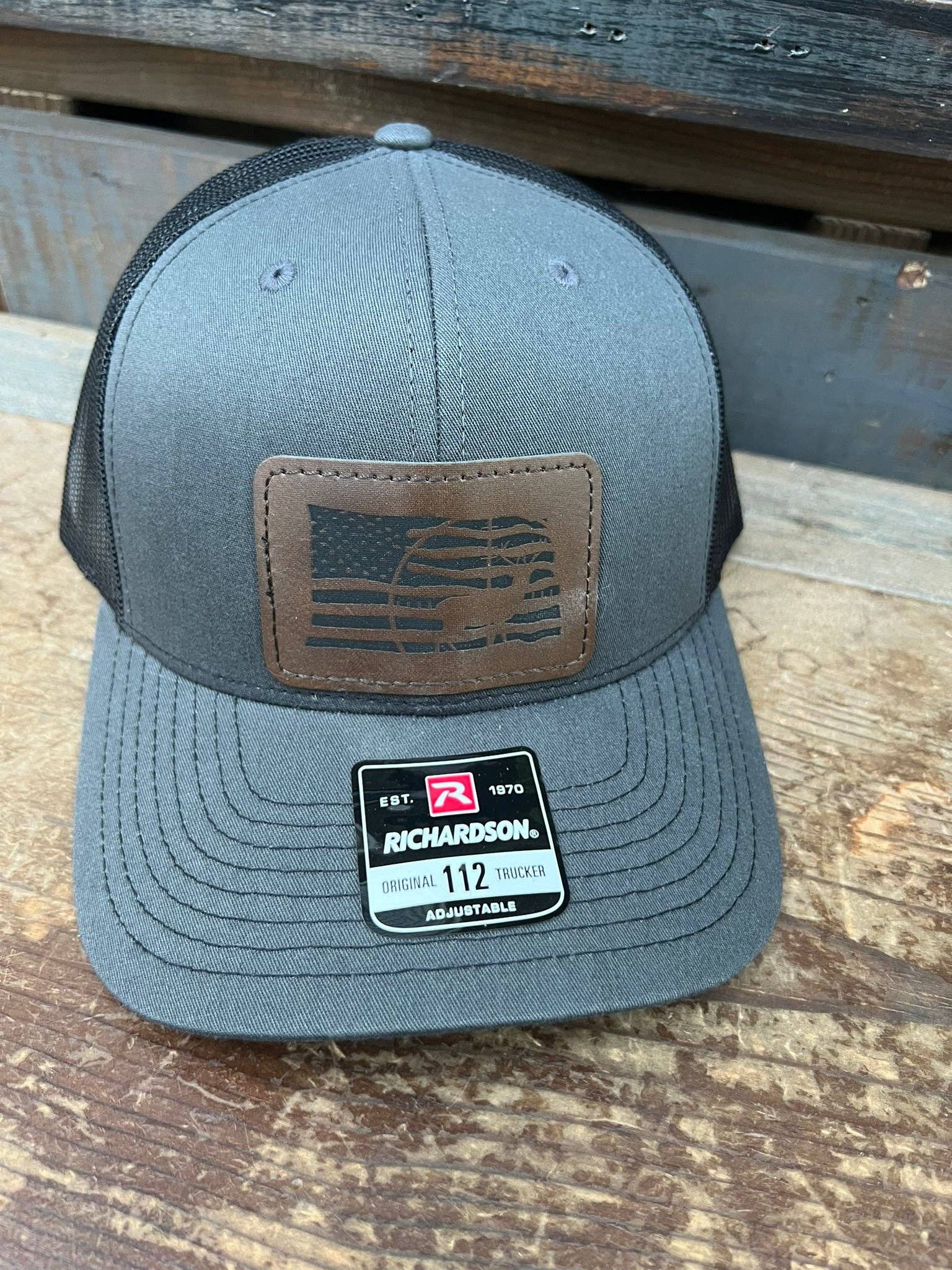 Designed To Flaunt - Vente Casquette trucker – homme - Casquette Trucker Richardson 112 Buck Homme Drapeau Américain44