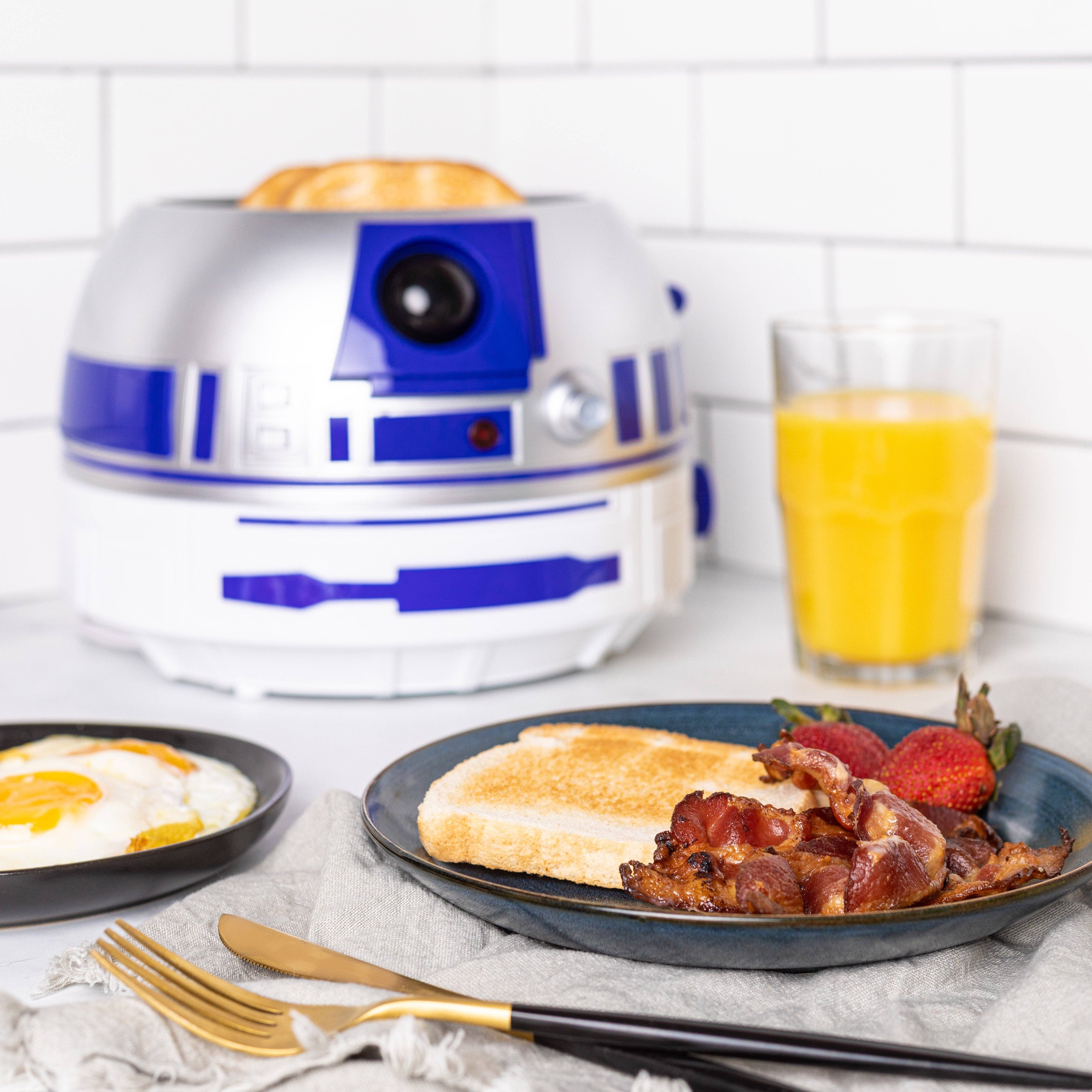 Uncanny Brands - Wholesale Kitchen Appliance - Uncanny Brands Star Wars R2D2 Deluxe Toaster1