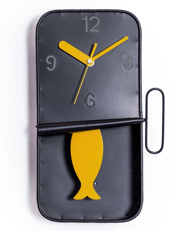 McGowan & Rutherford Ltd - Vente Horloges murales - Horloge murale pendule boîte de sardines en métal noir1