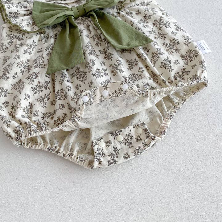 Bege Body de Verão para Bebé Menina Sem Mangas com Decote Quadrado e Estampa Floral para venda a revendedores na Faire5