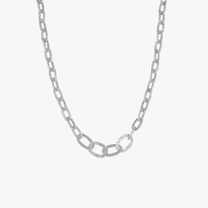 Collier à maillons texturés en argent d'allure ancienne pour la vente par Mejoma