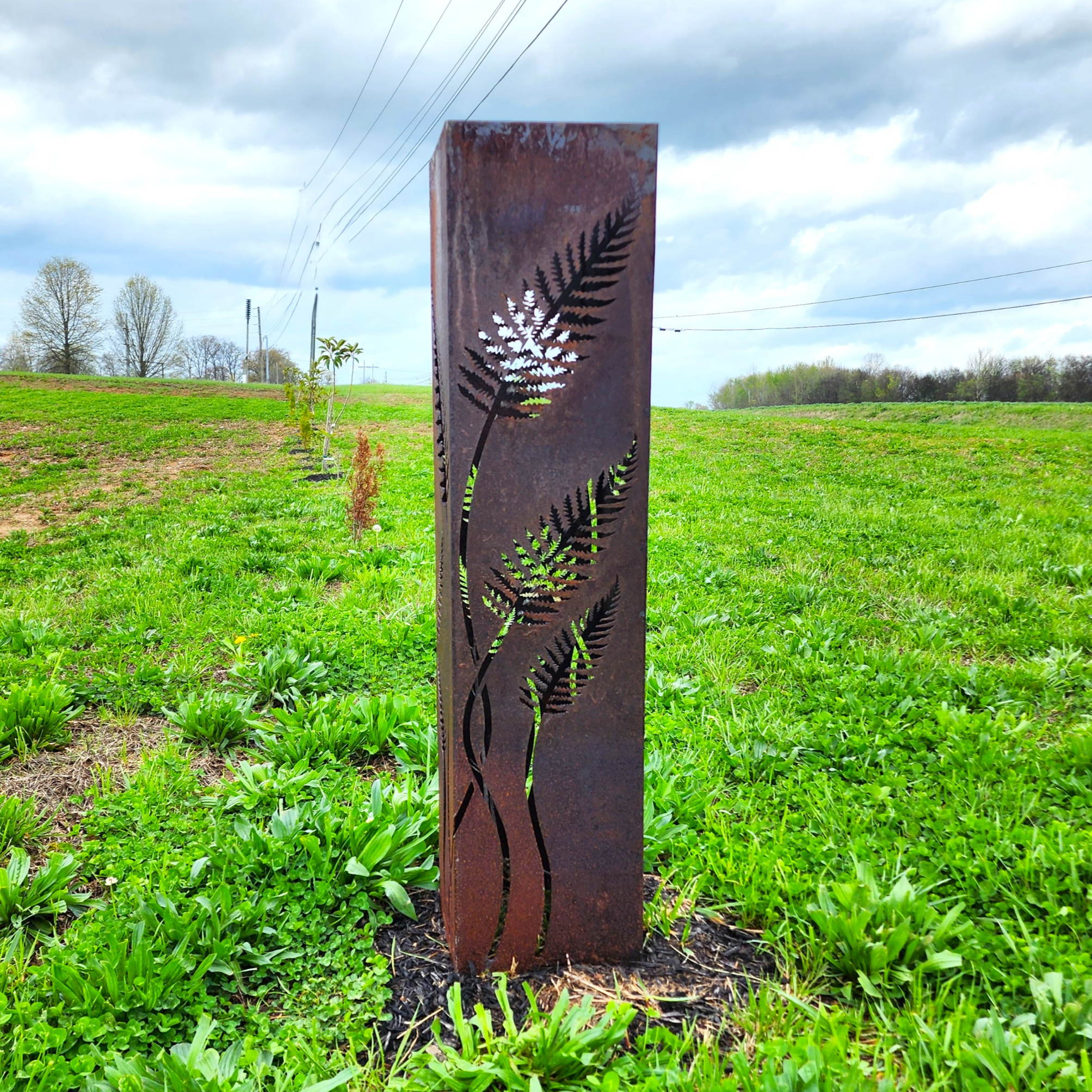 Maker Table LLC - Wholesale Outdoor Ornament/Decor - Rustic Fern Silhouette Garden Column2