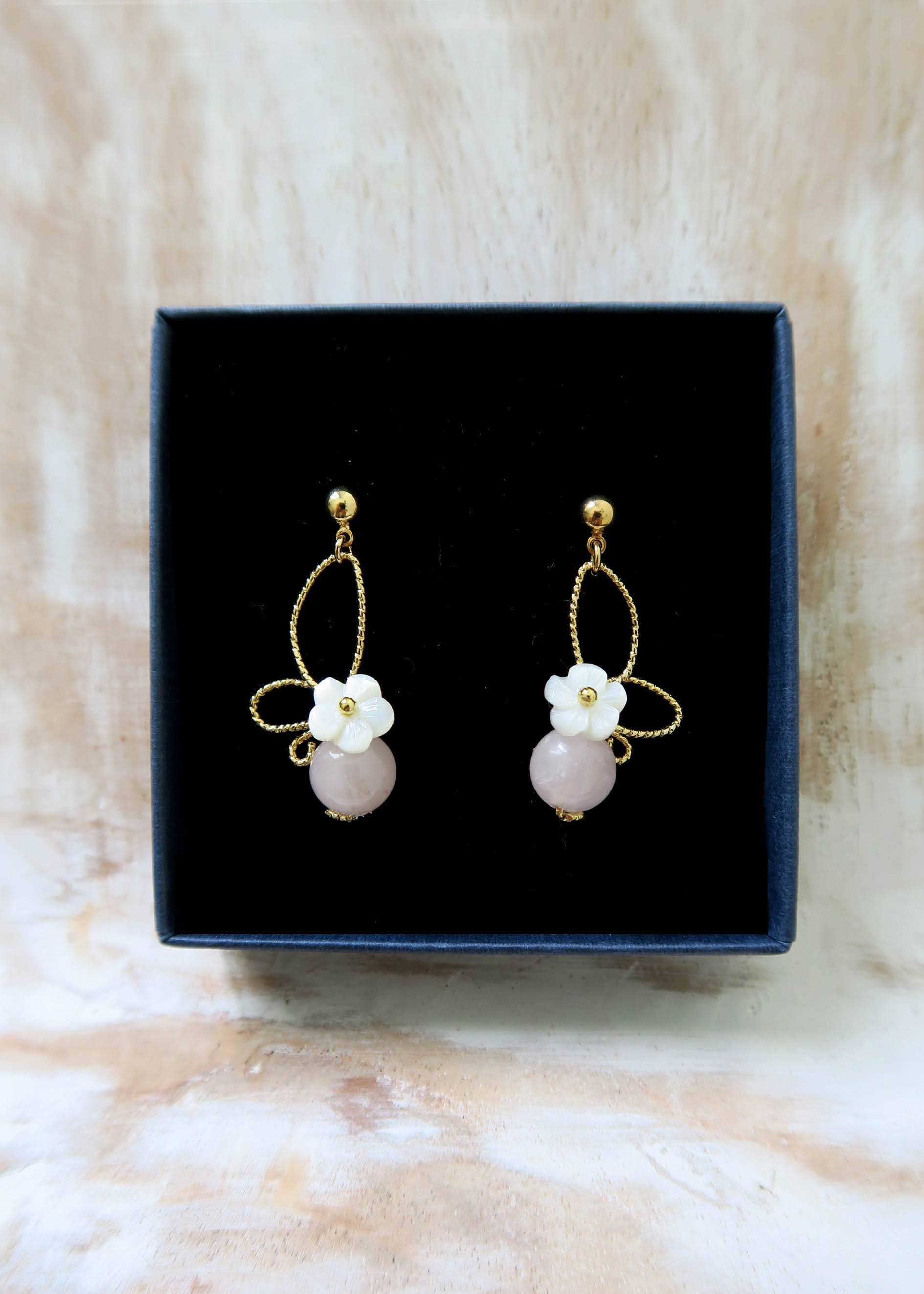 Hirondelle Bijoux - Wholesale Dangle Earrings - Daphné floral earrings1