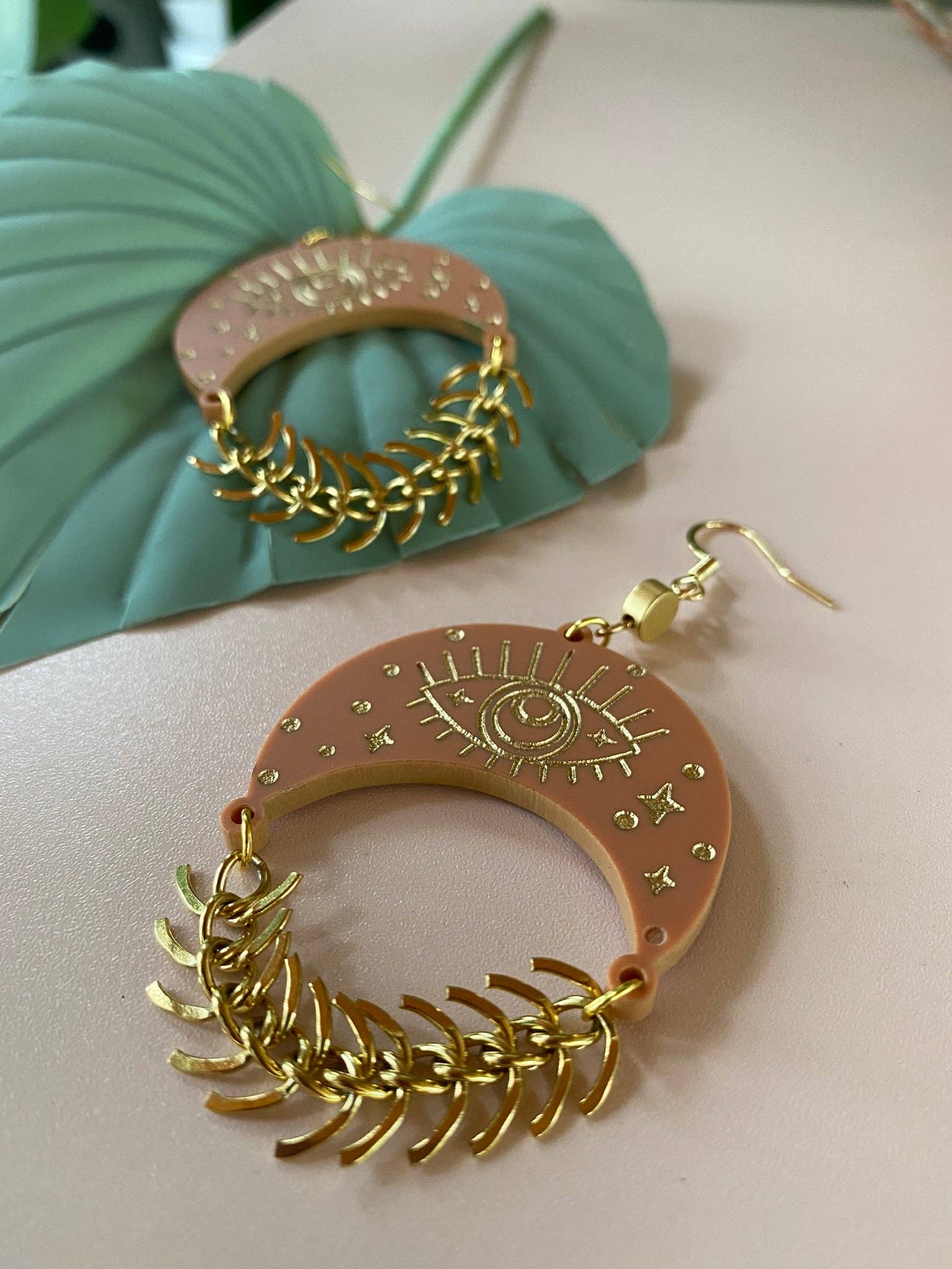 Moody Girl Accessories - Wholesale Dangle Earrings - Piscem Oculus Dangle Earrings 0