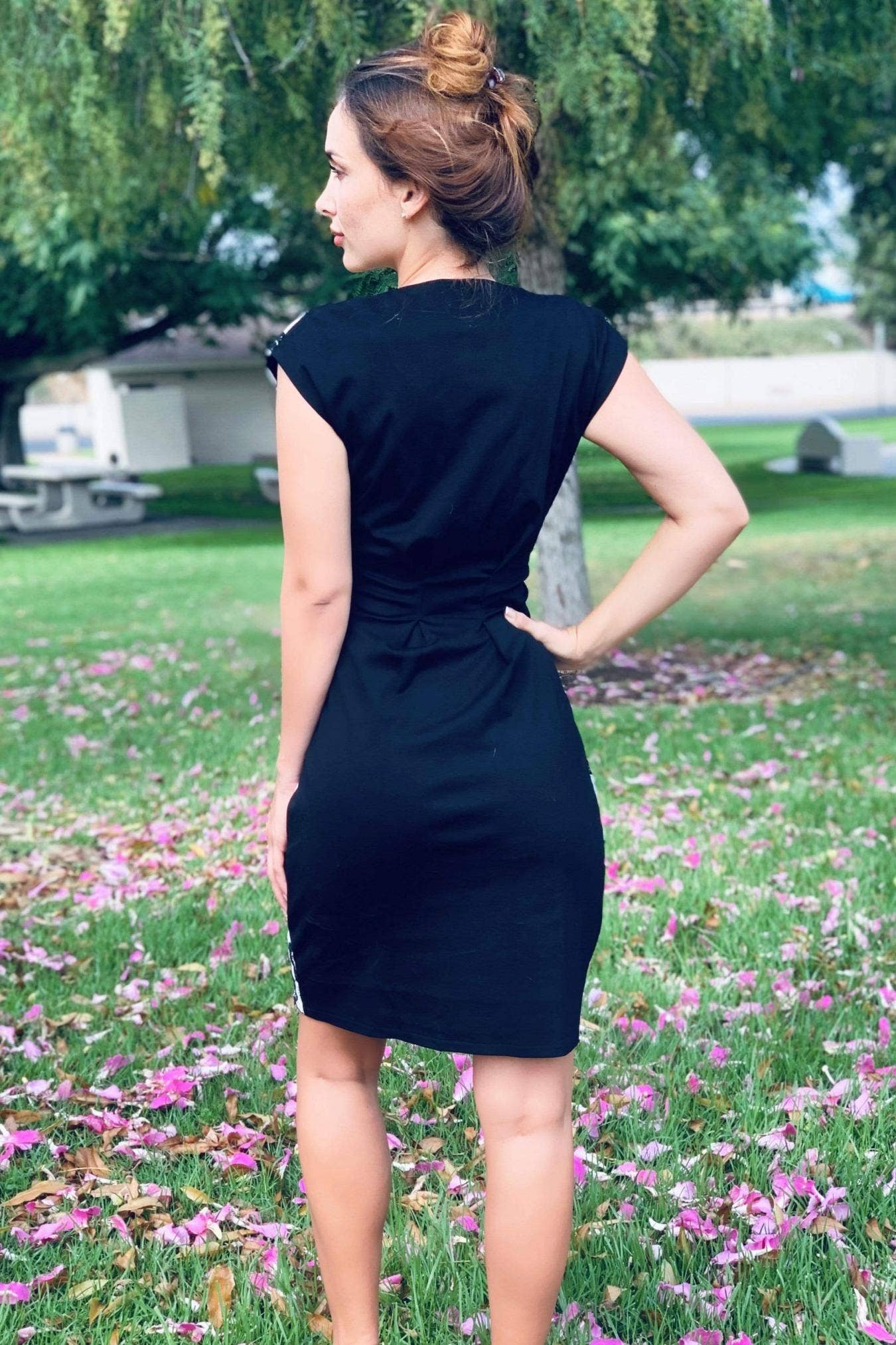 Eva Franco – wholesale Klänning - Dam – Loma monterad klänning i svart & vit Bat Orkidé1