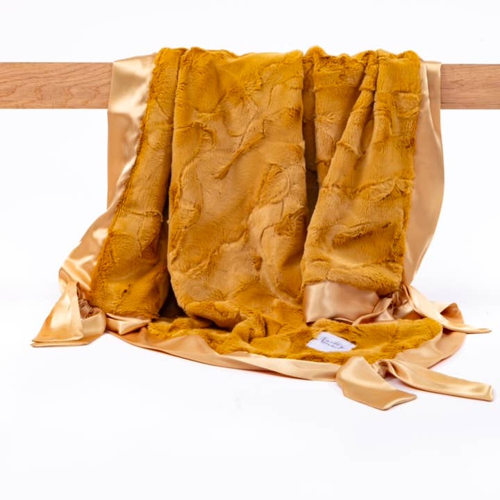 Blankie noueux en peau de miel pour la vente par Mint Home Apparel