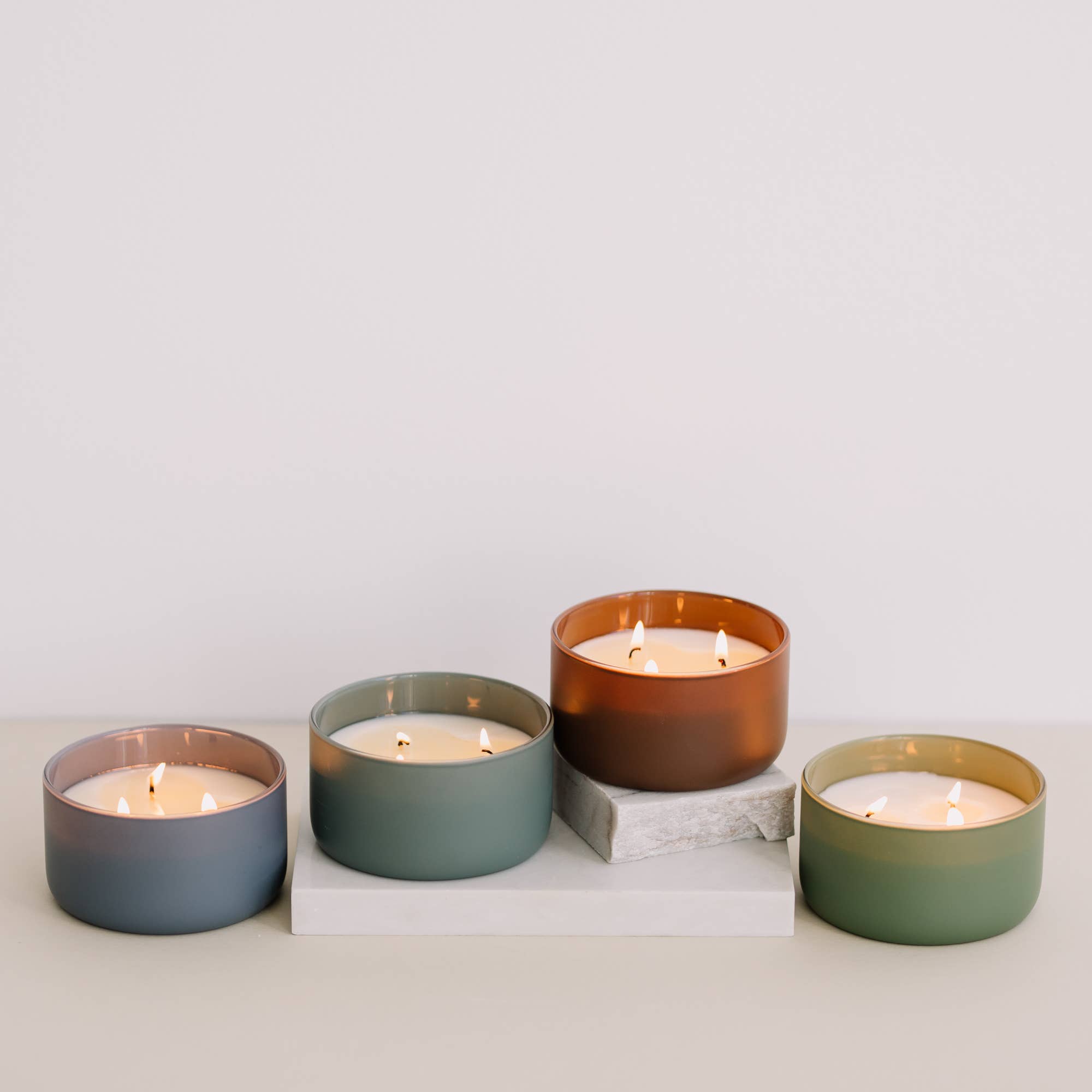 Calyan Wax Co. – wholesale Burkljus – Evergreen + Eucalyptus - Resilience Series 3 Wick Sojaljus8