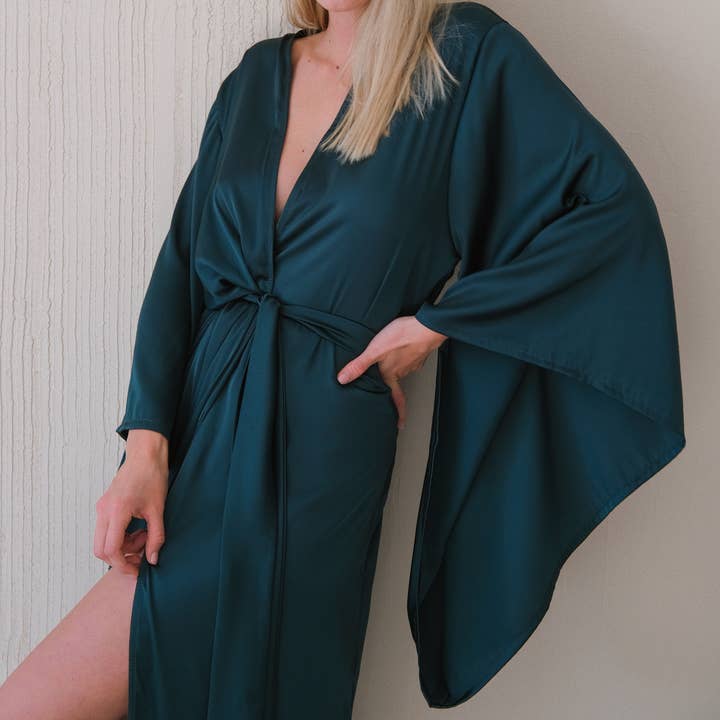 Angie's Showroom - Wholesale Robe - Women's - Kimono Sleeves Long Robe7