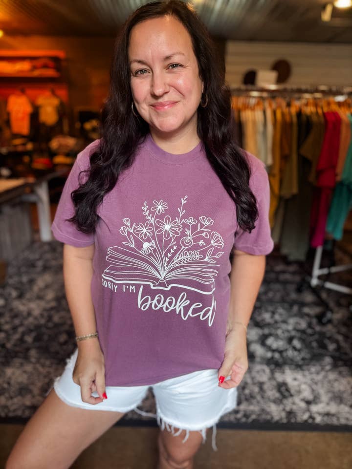 Désolé, je suis pris Tee-shirt unisexe (Vente en gros) pour la vente par TUCKED & THREADED