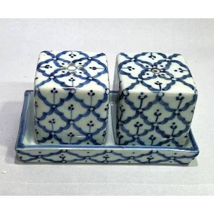 Sea Island Imports, Inc. – Großhandel Salz- & Pfefferstreuer-Set – Salz und Pfeffer, Würfel auf Tablett, Ananas-Design