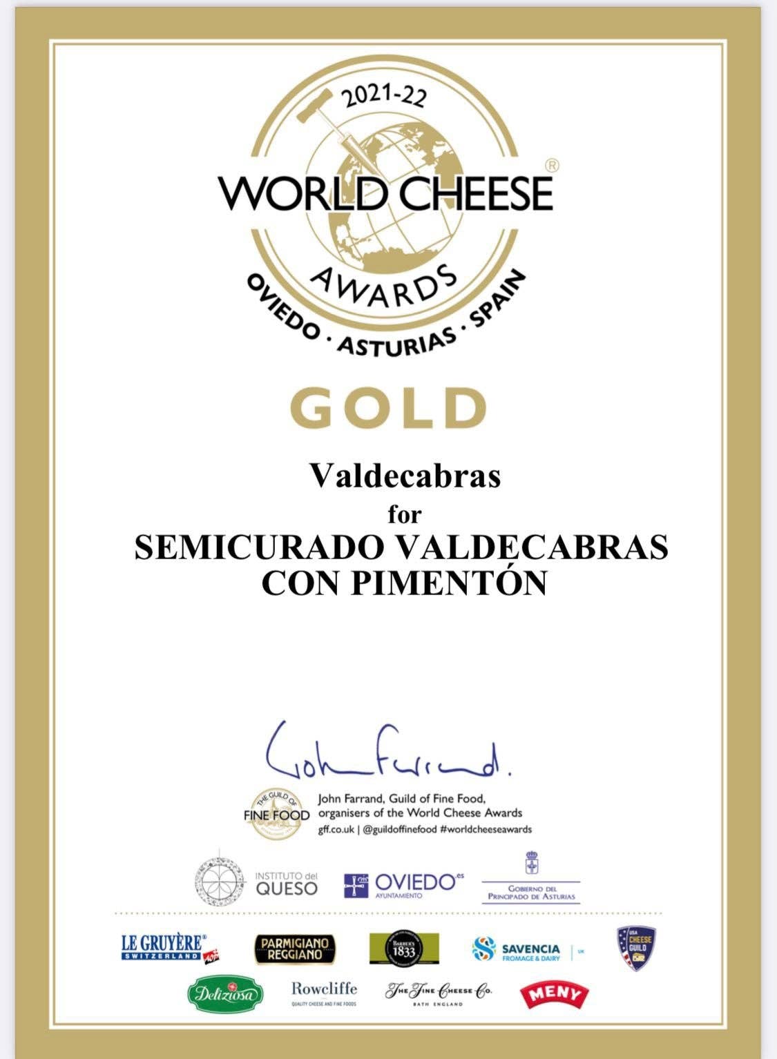 Spain Iberico - Wholesale Cheese - Semi-cured paprika goat cheese2