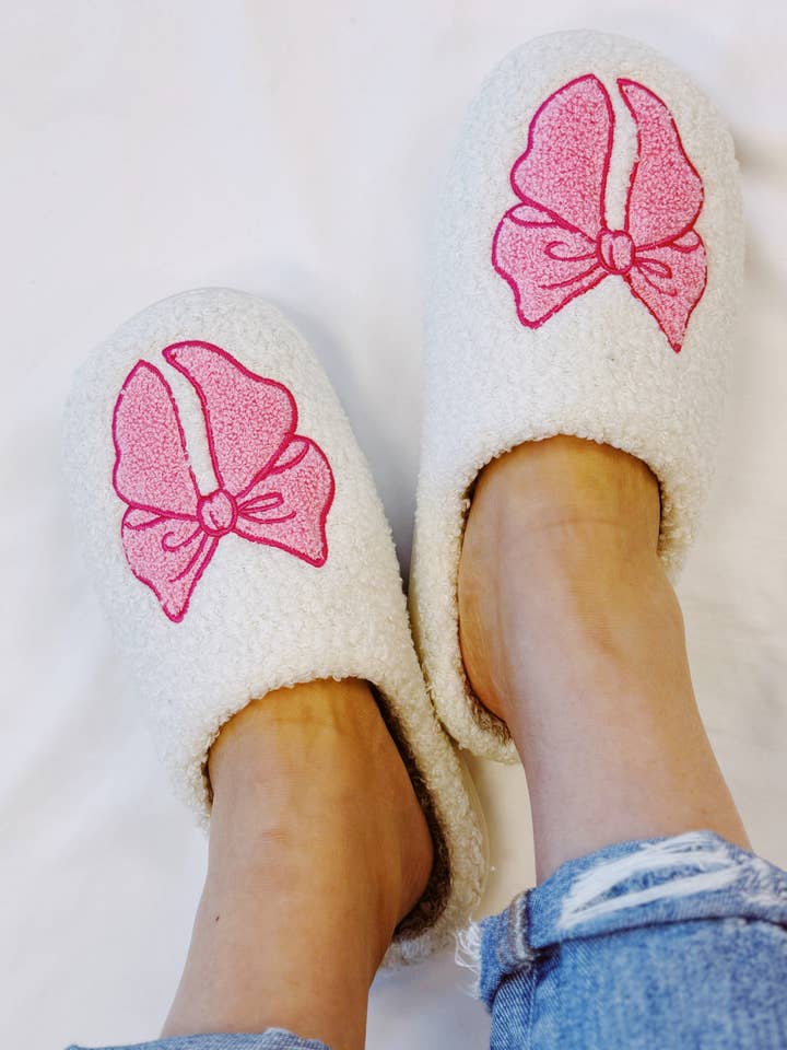 Ellison+Young – wholesale Tofflor - Dam – Rosa mysiga tofflor med rosett för hemmabruk1