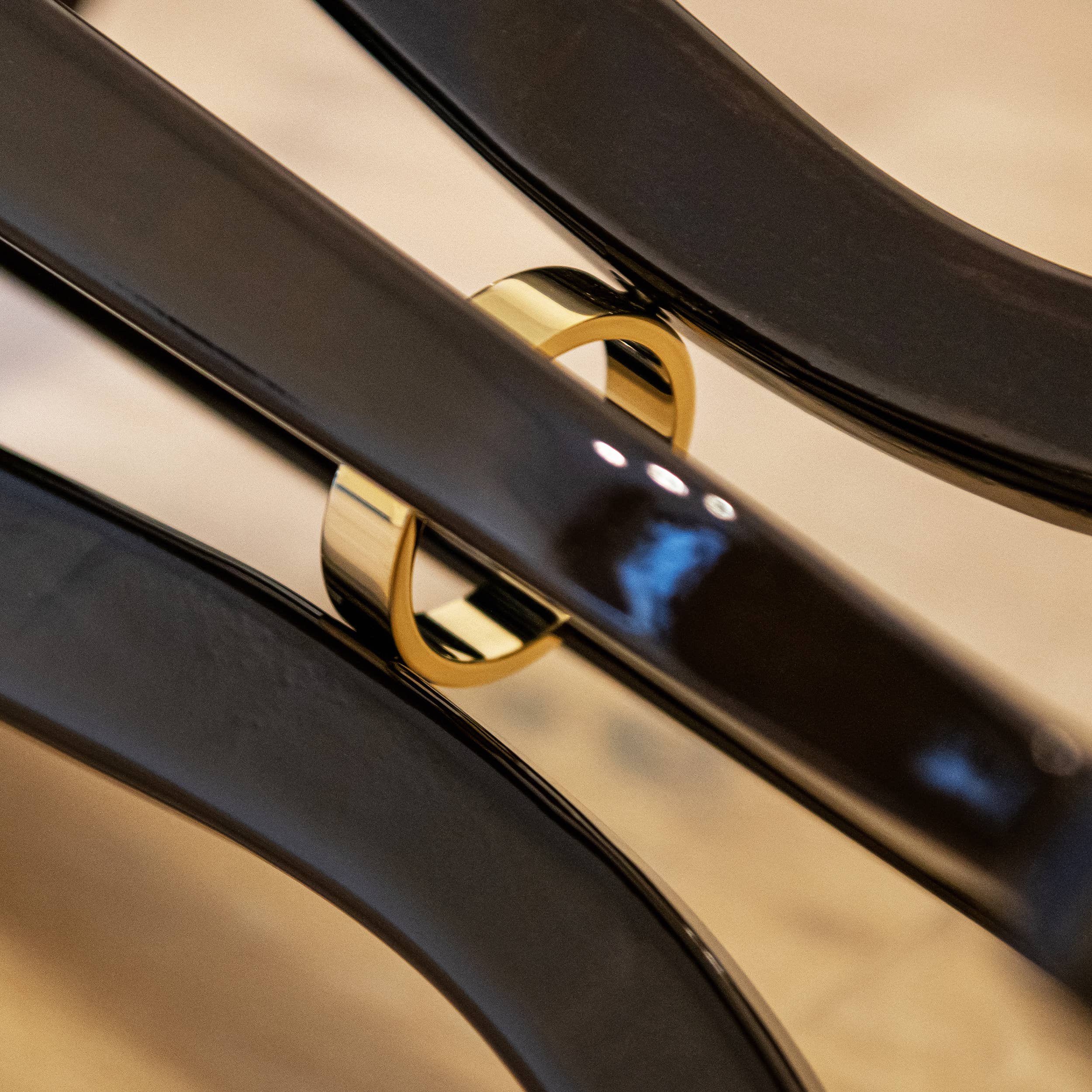 Jennifer Taylor Home - Wholesale Coffee Table - Verona 22" Contemporary Glam Round Accent Side Table Black2