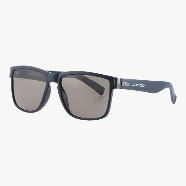 Lunettes de soleil de golf Rambo pour la vente par Apparel Now
