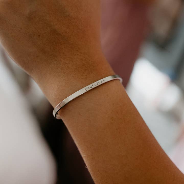 Camilla Limón - Wholesale Bangle Bracelet - 18K Gold Mantra Bracelet | Ohana Quote | Engraved Bracelet3