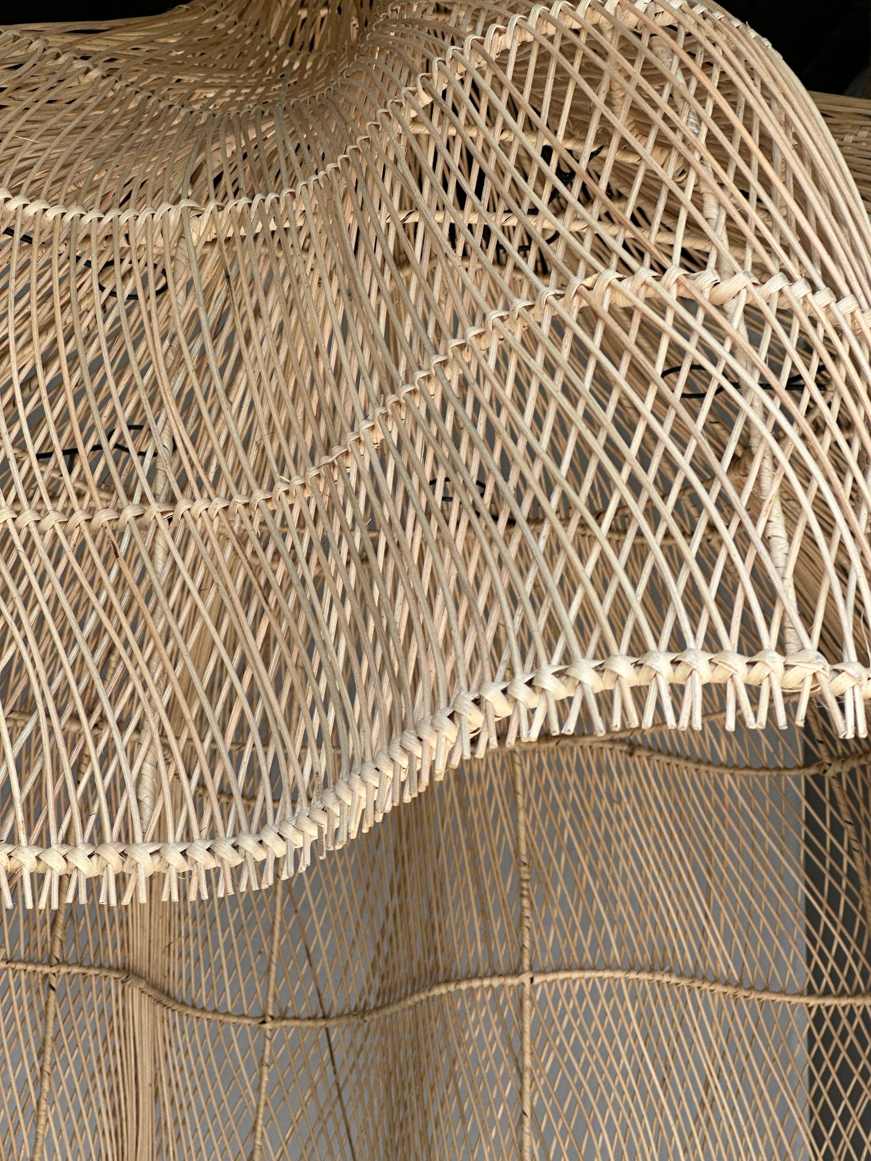 Office Objets - Wholesale Chandelier/Hanging Light - Immense rattan suspension in the shape of a flower, tulip, corolla H:1m; D:1m5032