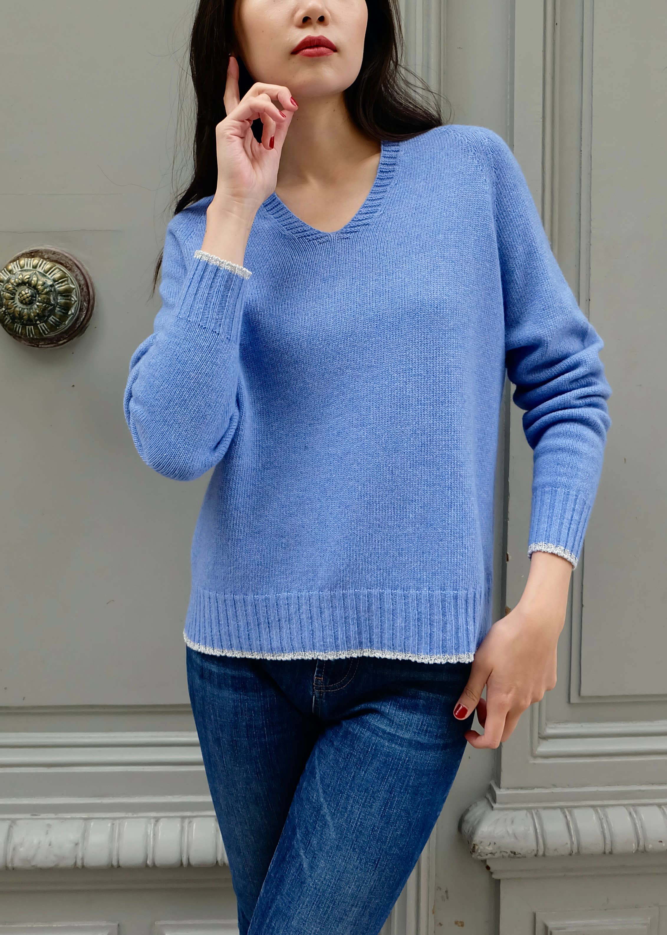 JULIA PARIS - Wholesale Knit Sweater - Women's - V-neck sweater in a wool and cashmere blend6